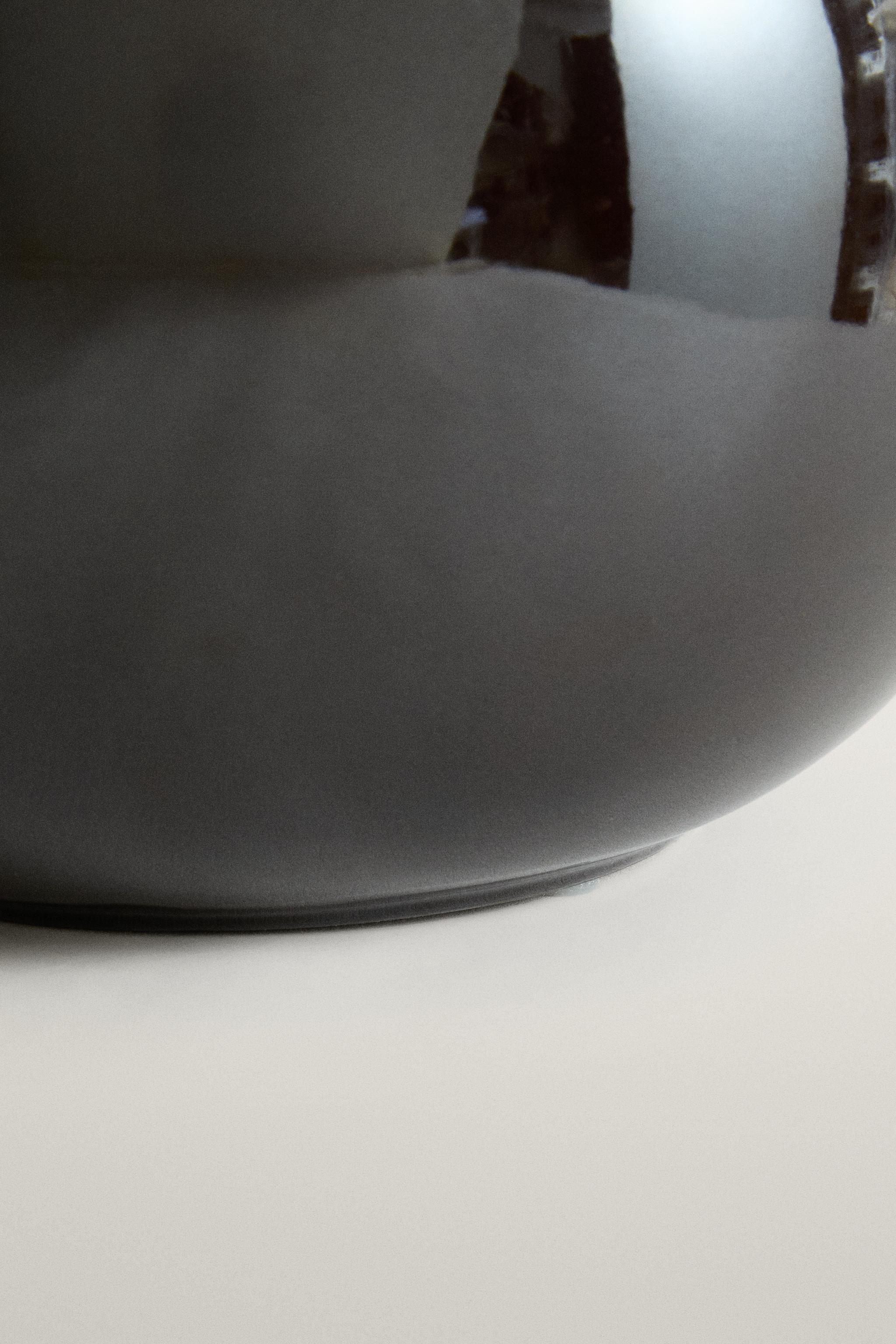 GLOSS SPHERE VASE