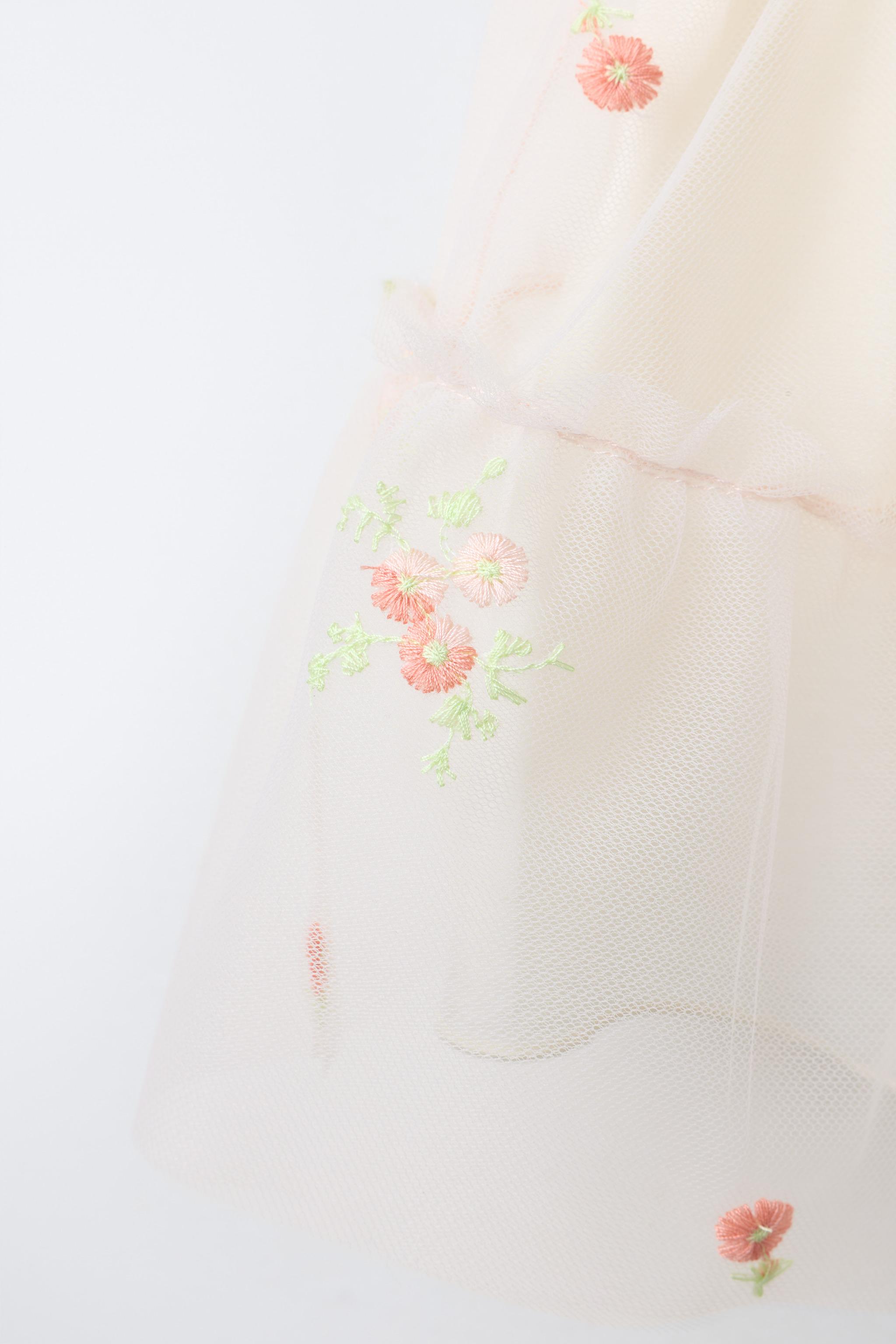 JUPE EN TULLE À FLEURS BRODÉES