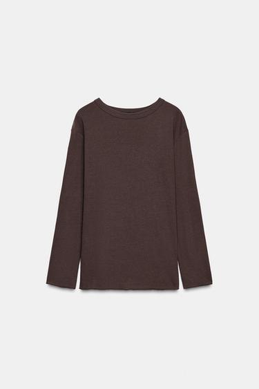 تيشرت بأكمام طويلة - شوكولاتة الخاص بـ Zara