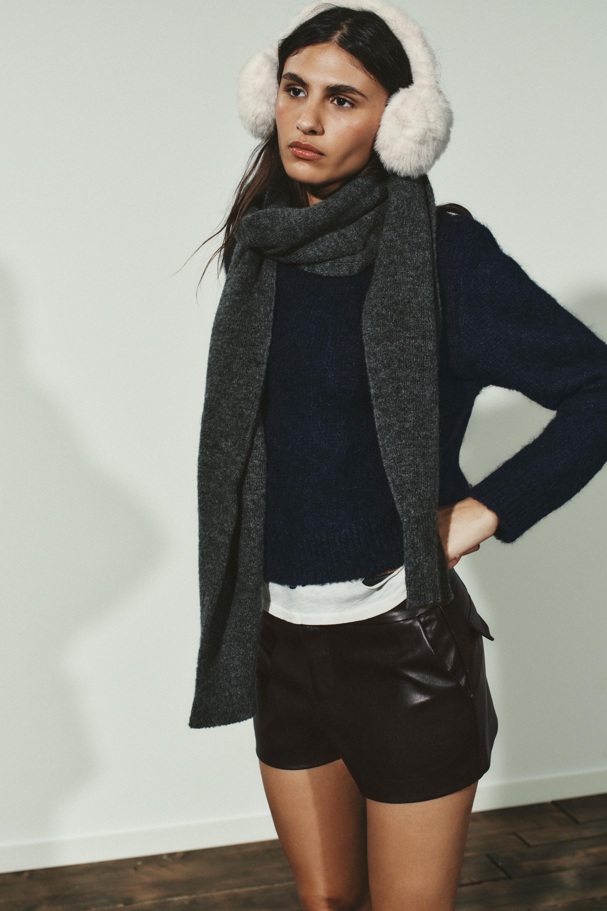 フェイクファーイヤーマフ - エクリュ | ZARA Japan / 日本