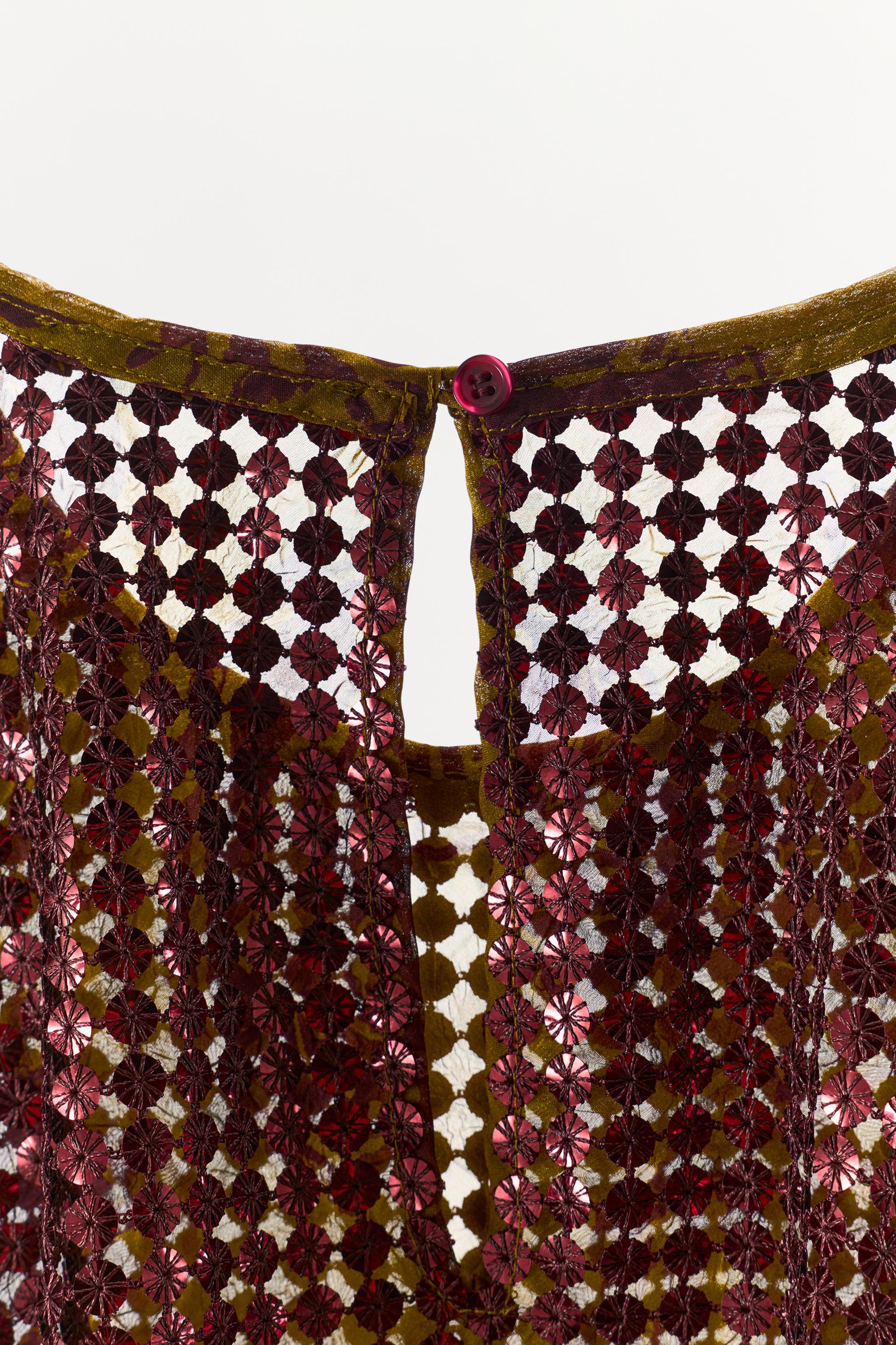 PRINTED SEQUIN CAPE TOP