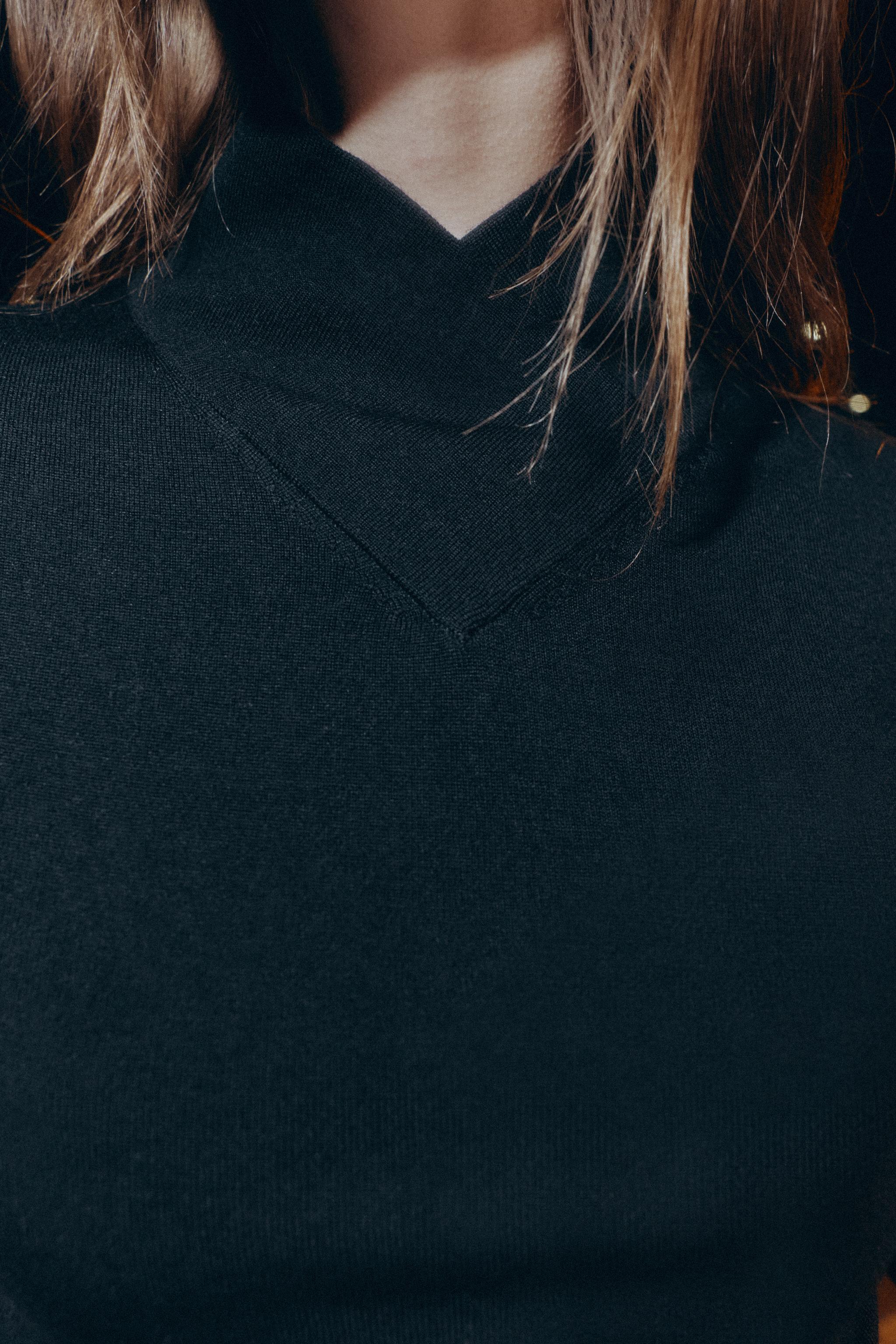 WOOL CROSSOVER HIGH NECK JUMPER