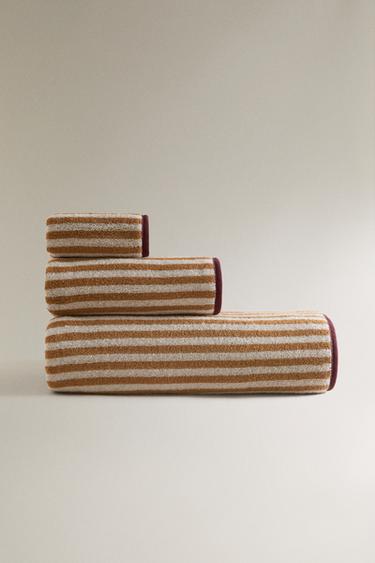 STRIPED AND STITCHED COTTON BATH TOWEL - Mustard by Zara