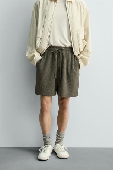 QUẦN SHORT BERMUDA VẢI SẦN RELAXED FIT - Xanh lục từ Zara