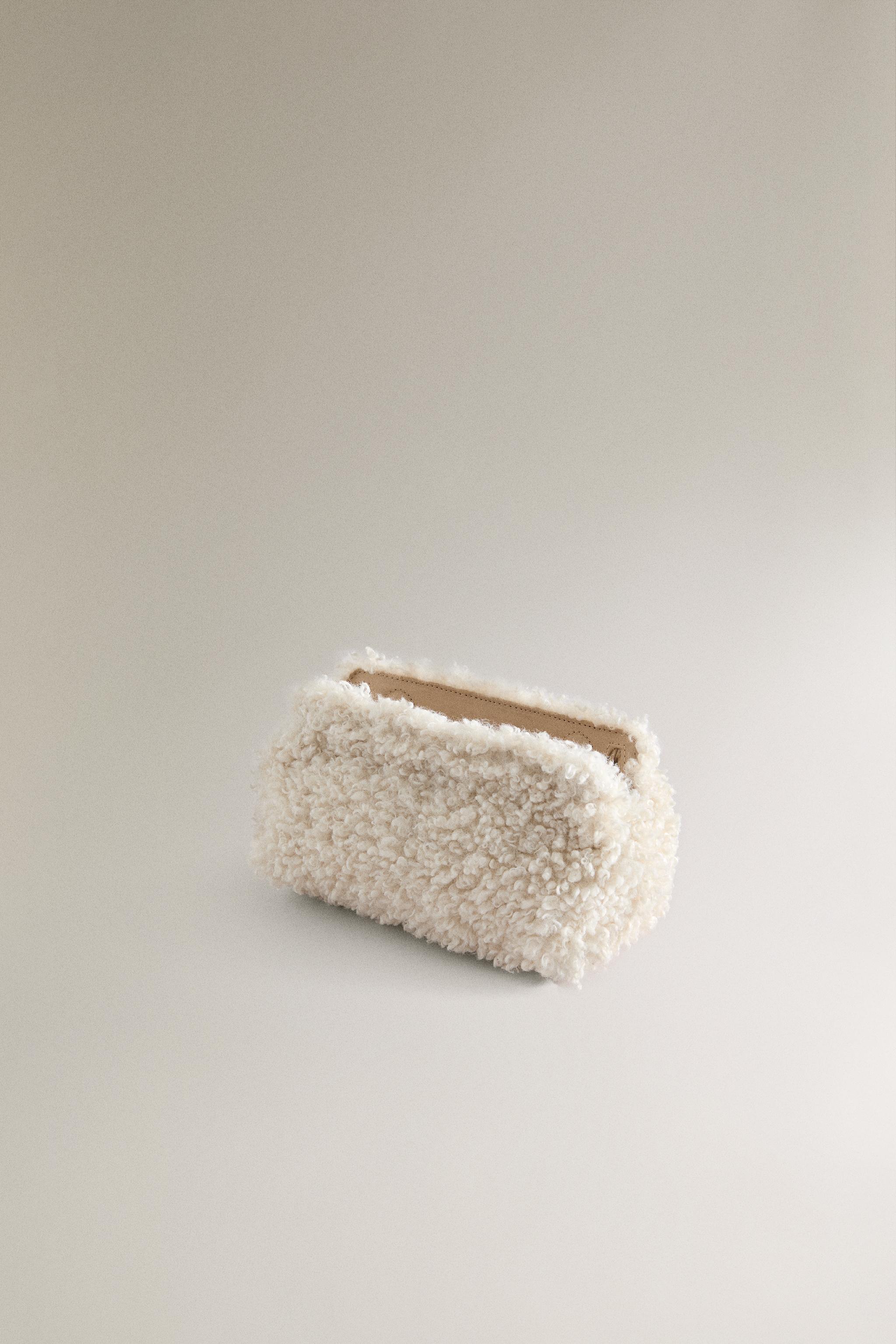 FAUX FUR MAKEUP BAG
