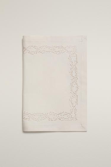 EMBROIDERED PLACEMAT — Yellow 2