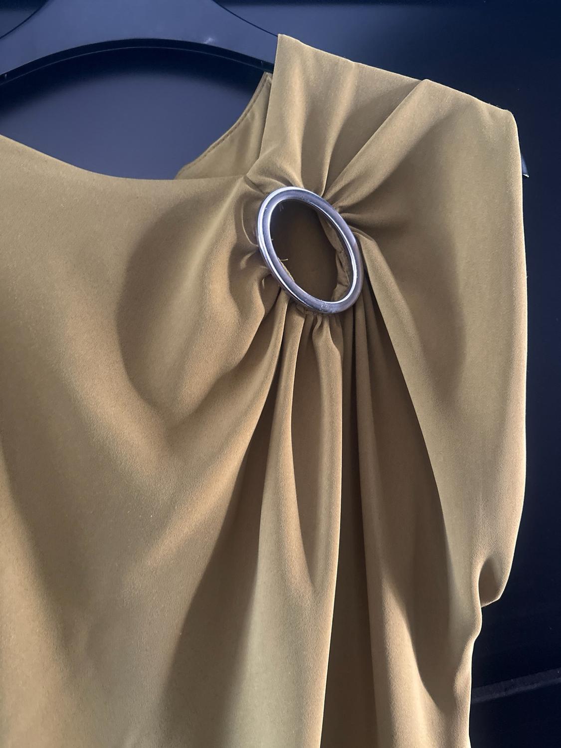 MIDI DRESS WITH GOLDEN APPLIQUÉ - Image 2