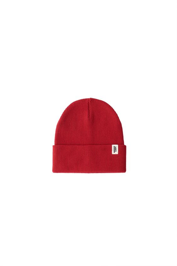 RIBBED KNIT BEANIE WITH LABEL - Dark red by Zara - Image 0