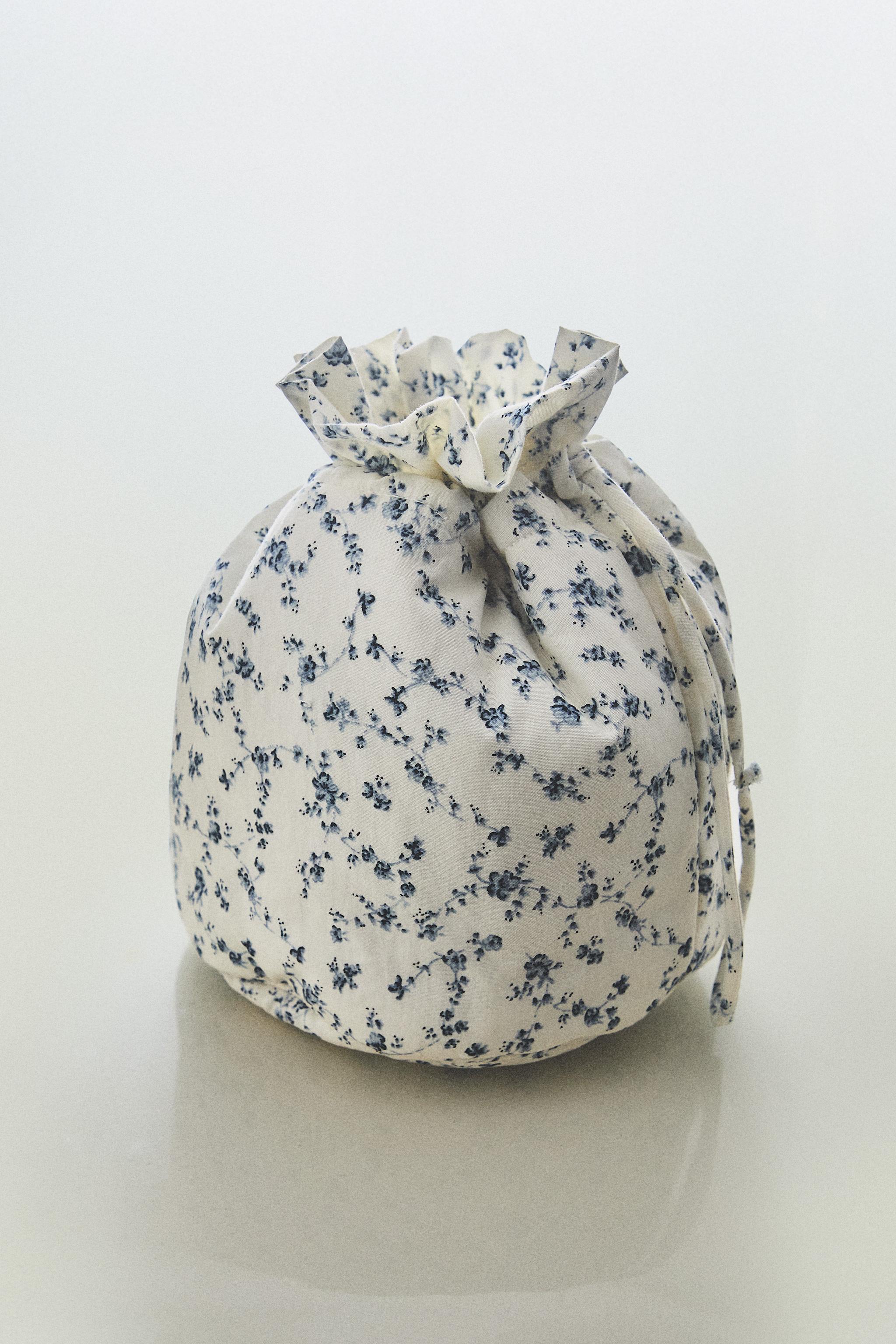 BABY BLUE FLORAL BUCKET BAG