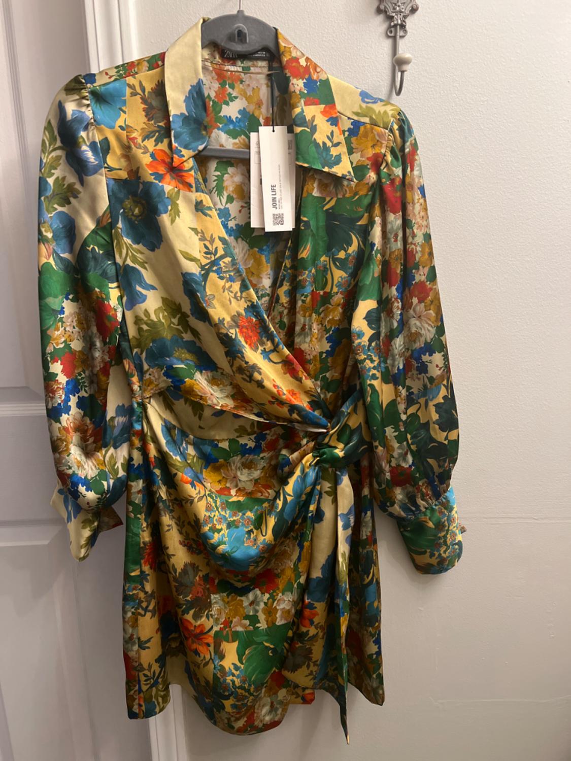 FLORAL PRINT SATIN EFFECT DRESS