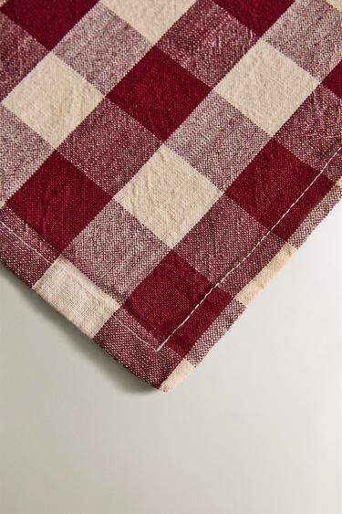 PACK OF LARGE CHECK NAPKINS (PACK OF 2) - Burgundy by Zara - Image 2
