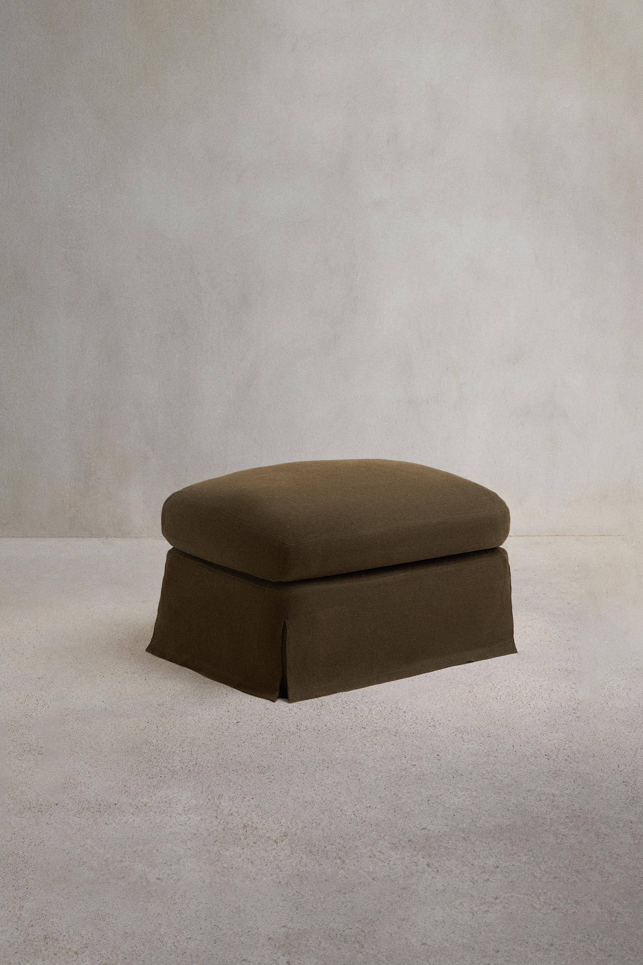 FOOTSTOOL 01 — Khaki
