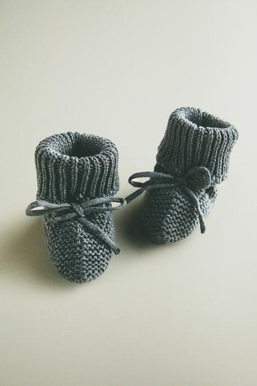 BABYFUTTER I STRIK - grå fra Zara