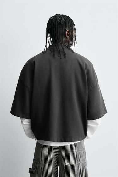 POLO DÉLAVÉ À TEXTES IMPRIMÉS - gris anthracite de Zara - Image 2