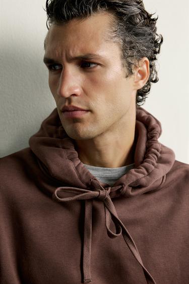 SUDADERA RELAXED FIT CAPUCHA BÁSICA - Marrón de Zara
