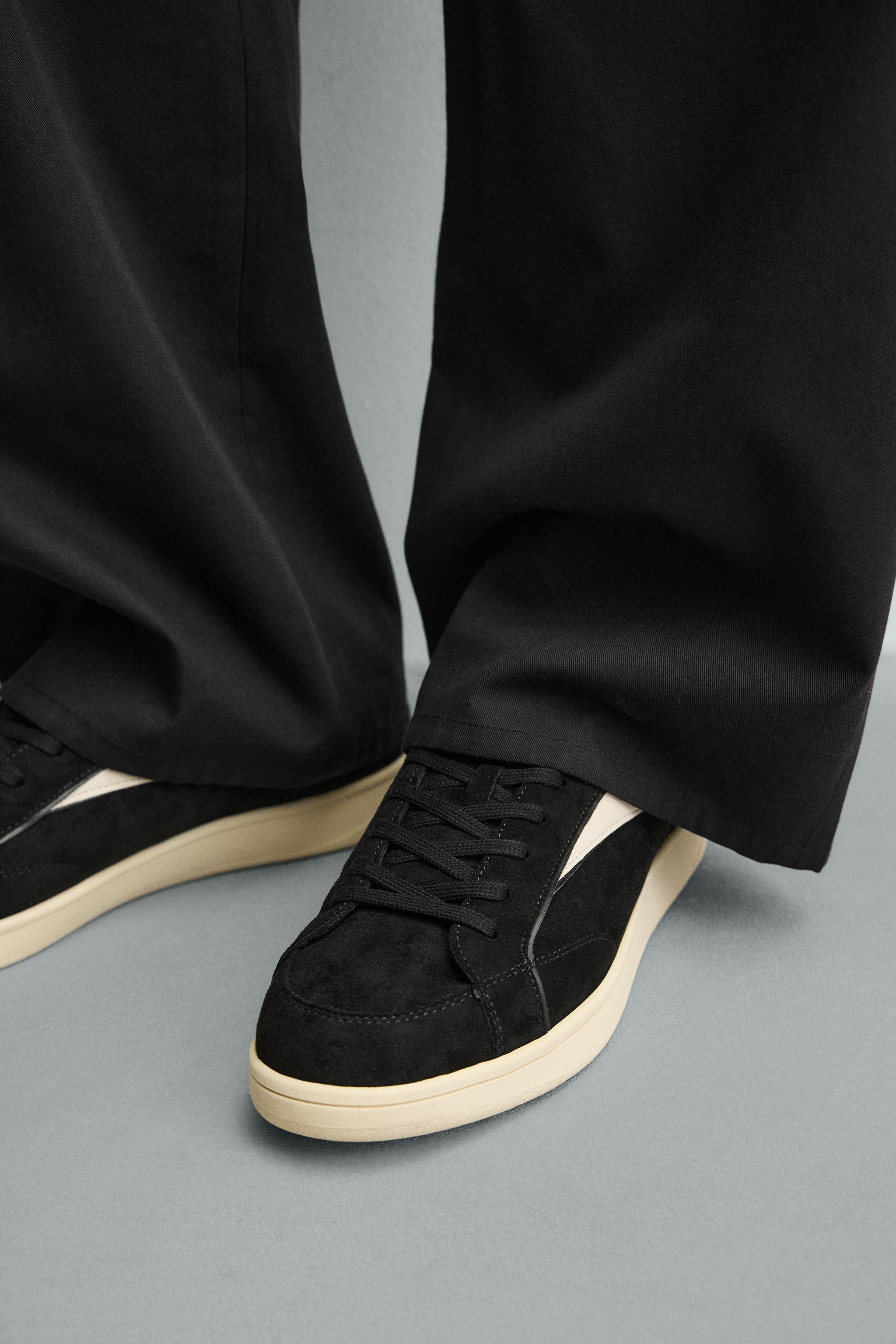 RETRO STYLE SNEAKERS