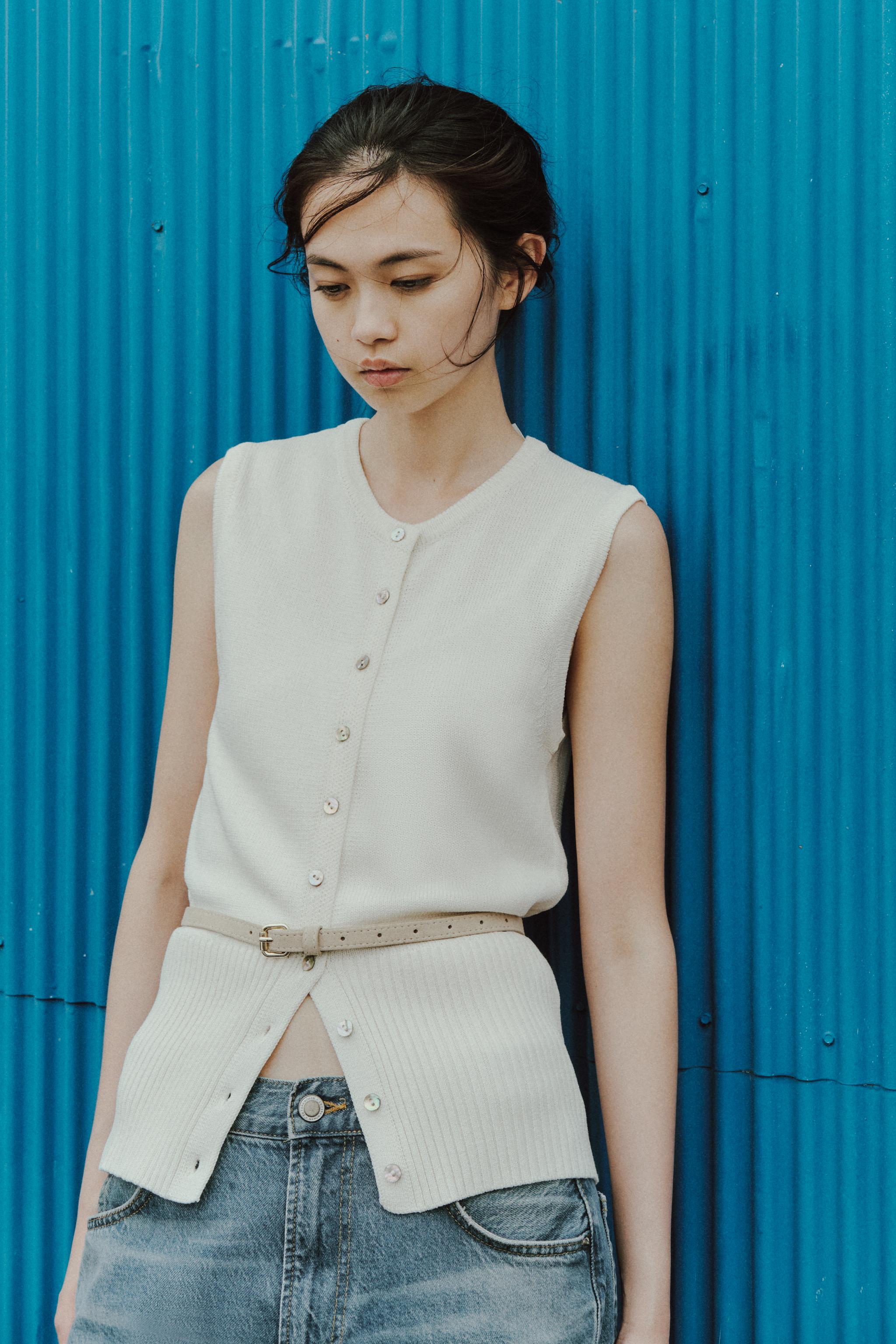 タグ付き新品★ZARAのベルトテクスチャーベスト★Mサイズ★エクリュ色 ◇ ZARA ベルト テクスチャーベスト L ◇ - メルカリ