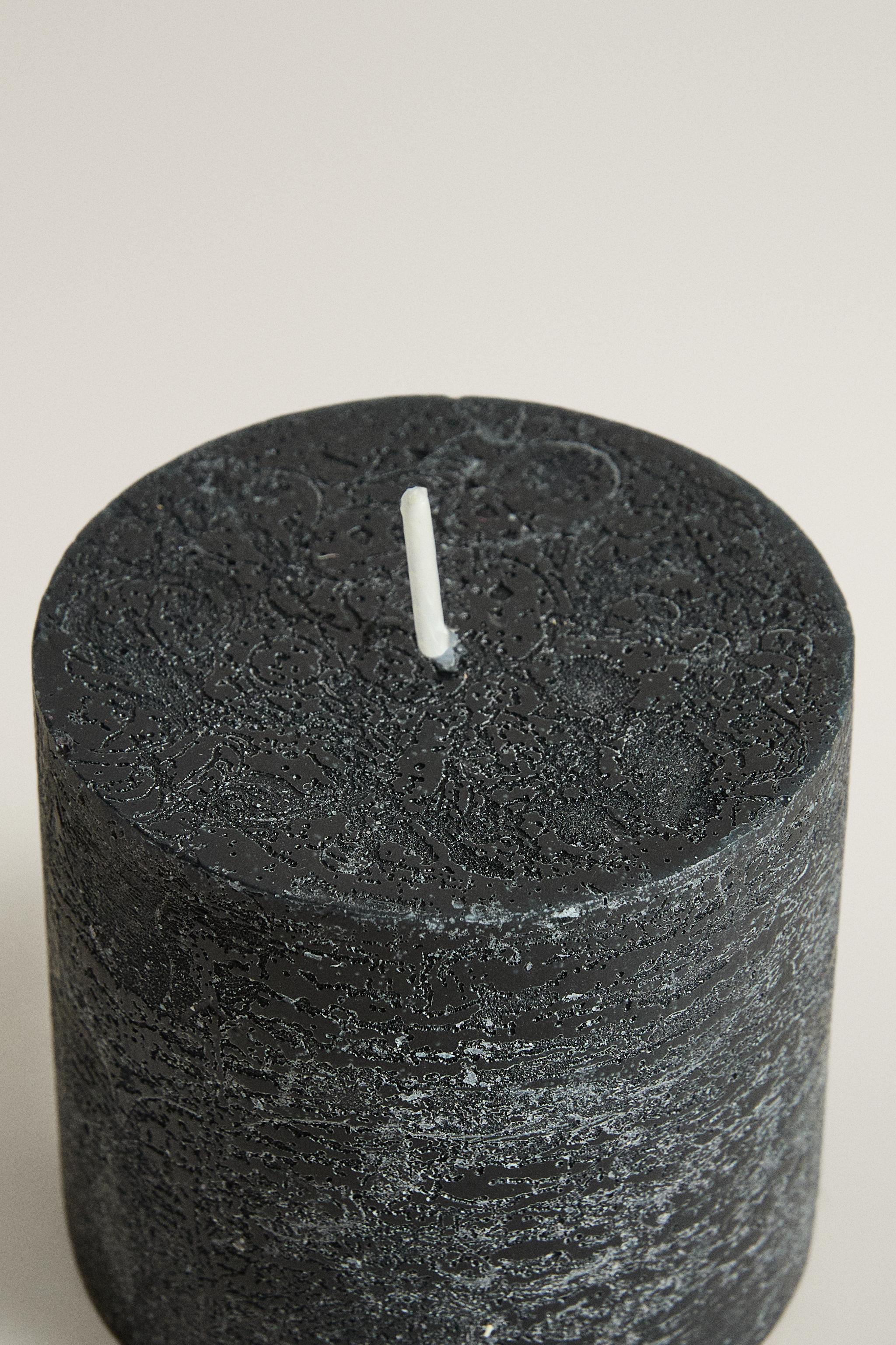 G) WINTER CYPRESS CYLINDRICAL SCENTED CANDLE