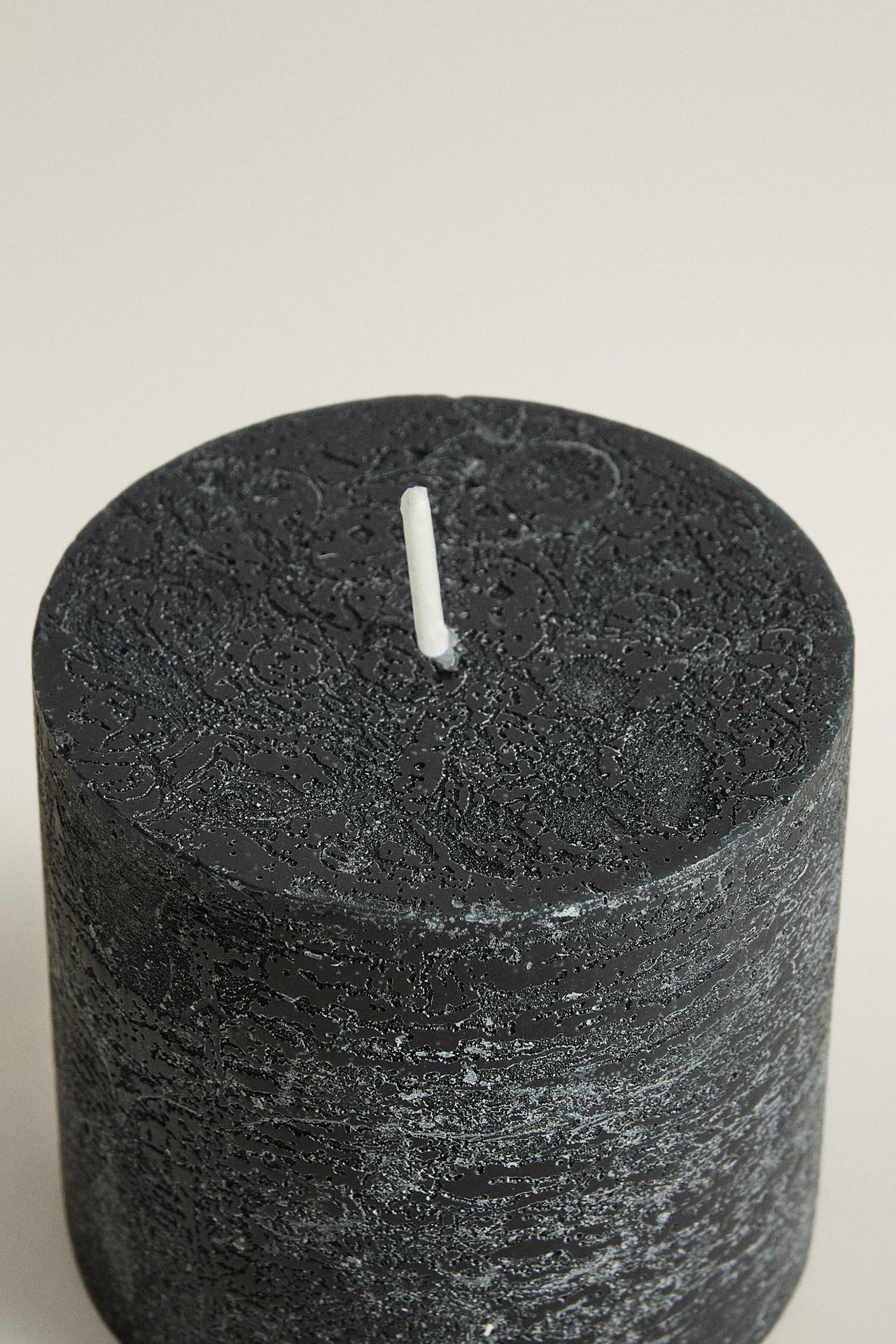 (270 G) WINTER CYPRESS CYLINDRICAL SCENTED CANDLE — whiskey