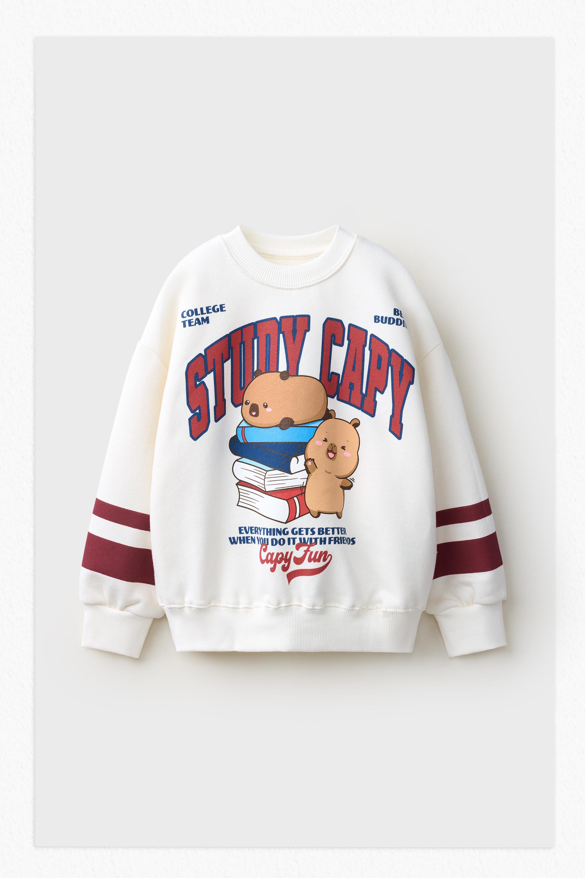 CAPIBARA CAPYFUN © VARSITY SWEATSHIRT — Ecru