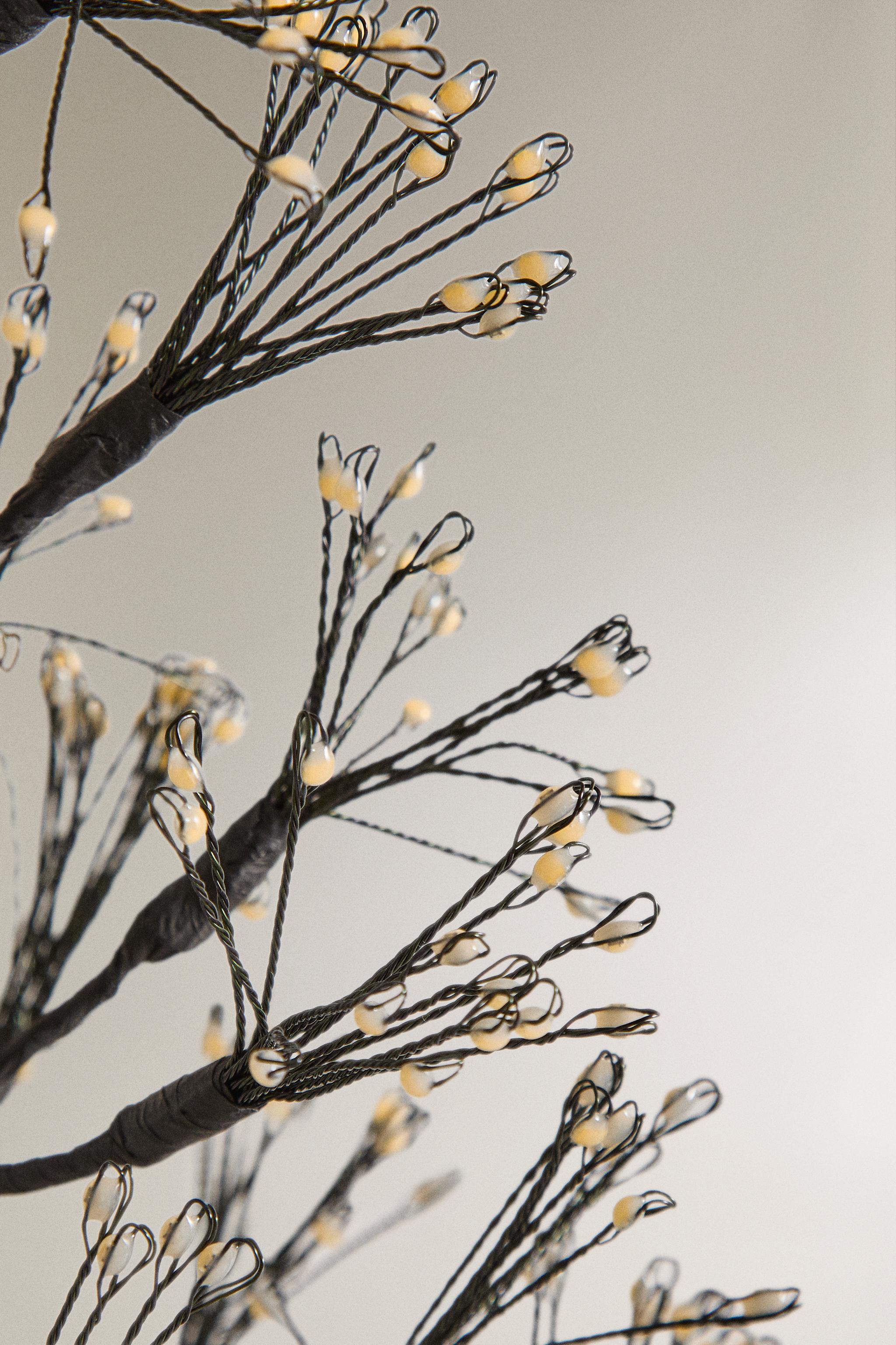 LED LIGHT CHRISTMAS TREE (19.7")