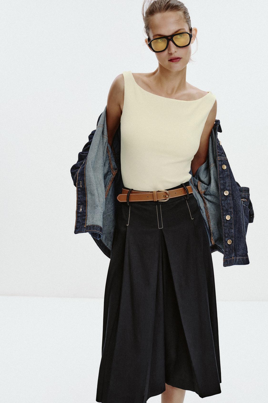 COLD SHOULDER RIBBED T-SHIRT