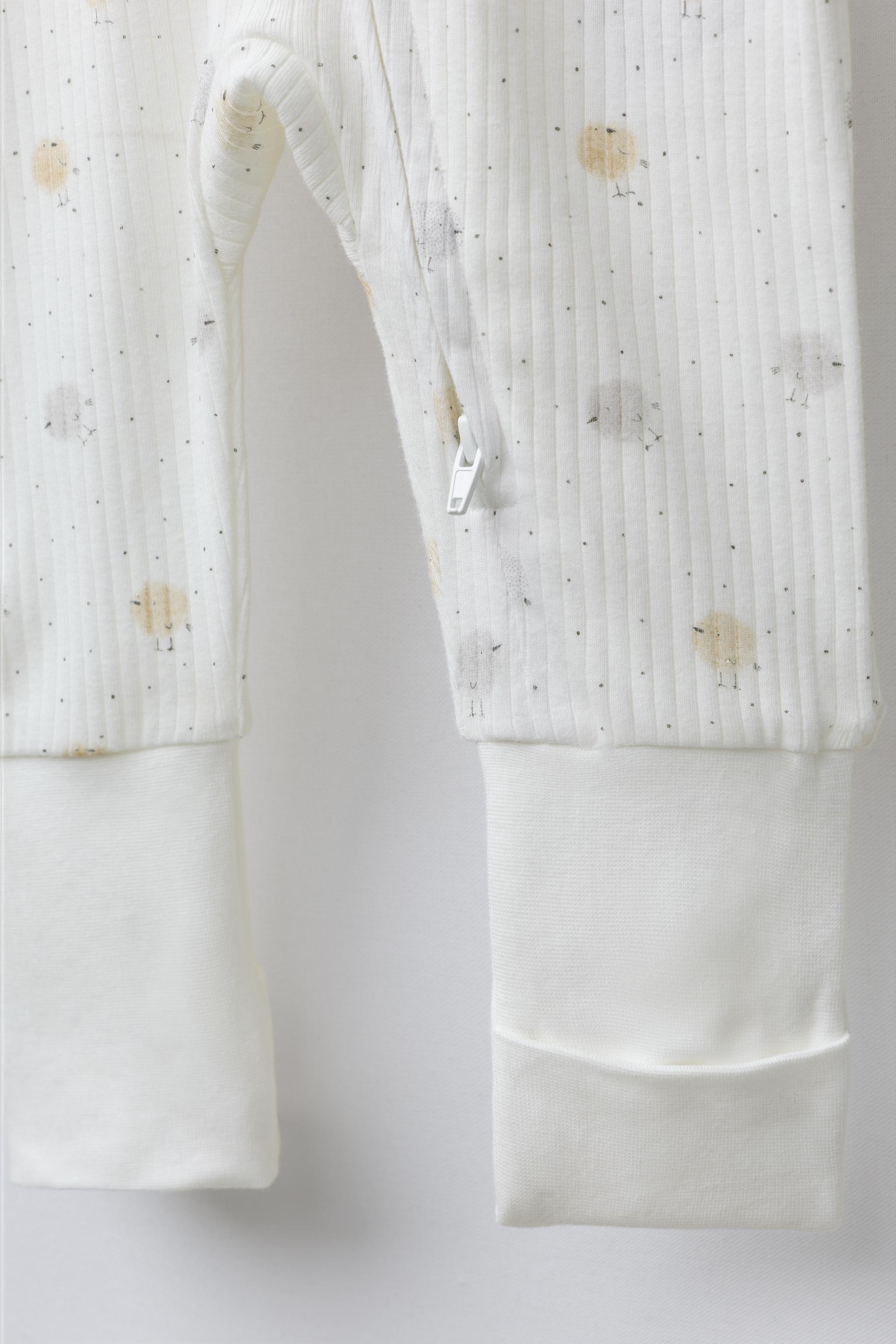 Ана мен бала порно Стриптиз агенттігі қыздарды көрсетеді