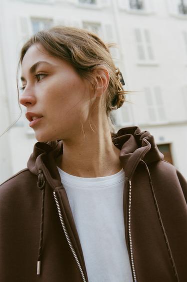 SWEAT À CAPUCHE AVEC CORDONS - Marron de Zara - Image 2