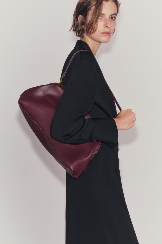 LEATHER CLUTCH BAG - Red de Zara - Imagen 0