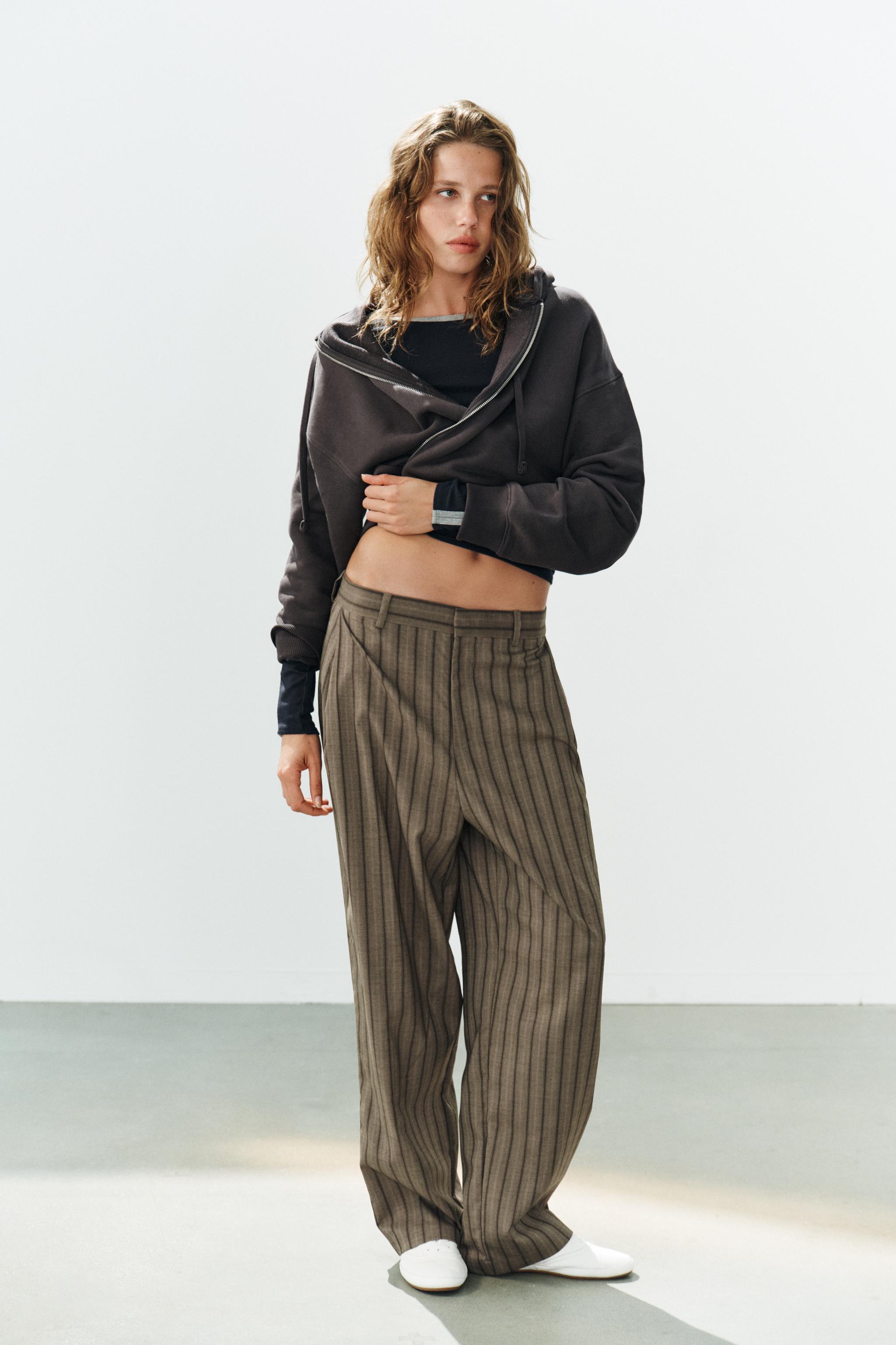 PANTALON À PLIS RAYURES