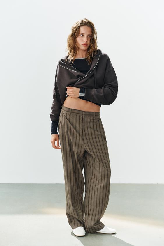 بنطلون مخطّط مع ثنيات - كاكي فيجوريه الخاص بـ Zara - صورة 0