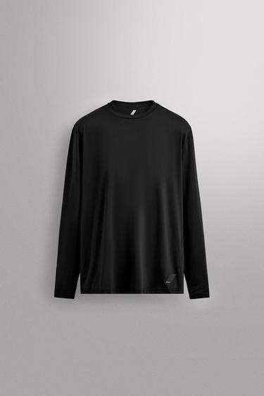 BASIC LONG SLEEVE TECHNICAL T-SHIRT - Black by Zara