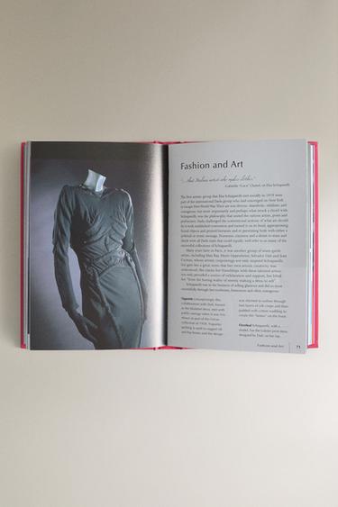 THE LITTLE BOOK OF SCHIAPARELLI - Fuchsia by Zara - Image 4