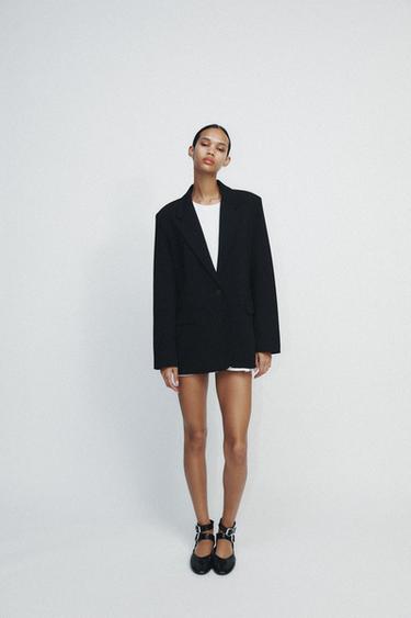 BLAZER مستقيم - أسود الخاص بـ Zara