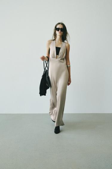 VESTIDO LARGO SATINADO HALTER - Beige oscuro de Zara