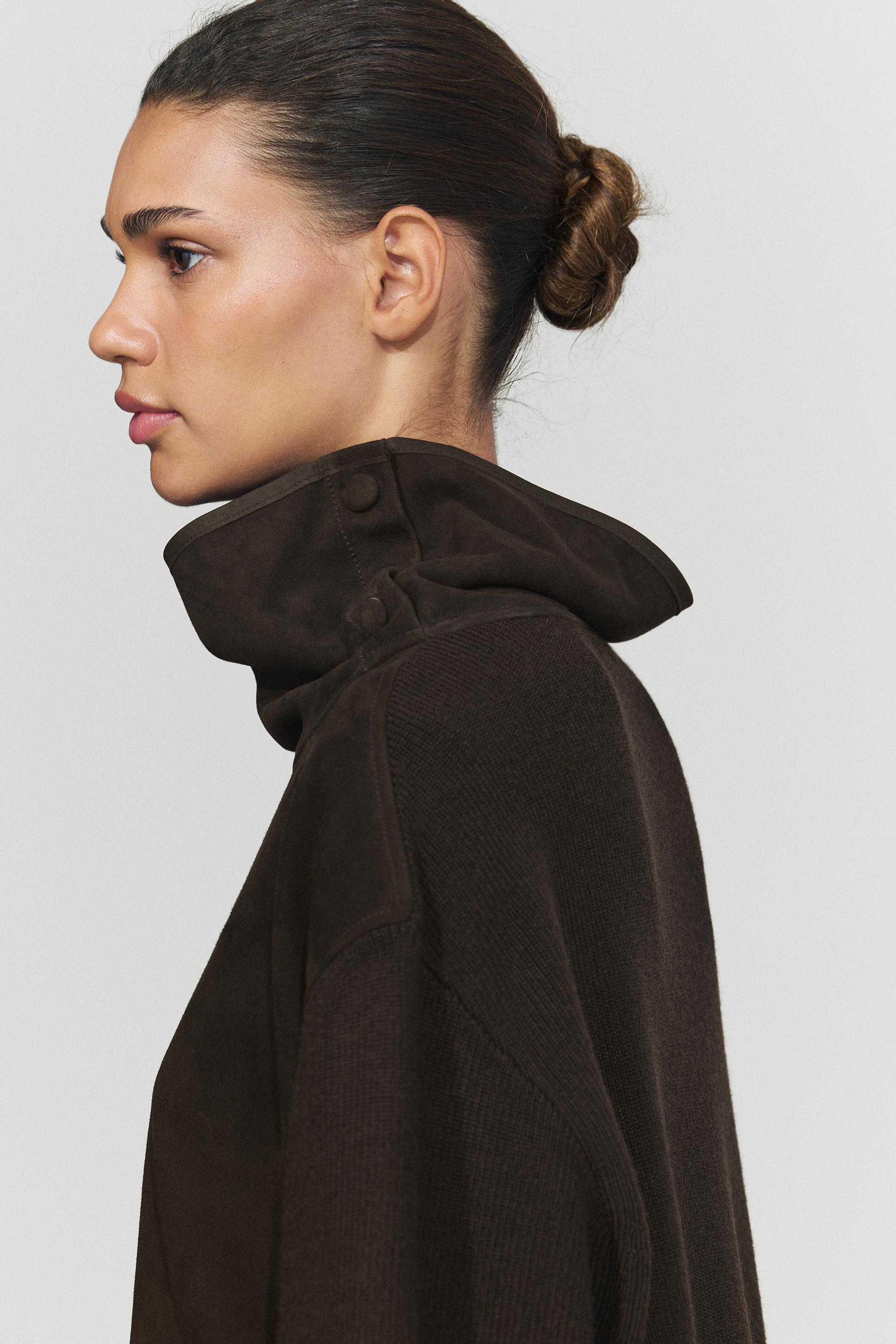Combined high neck suede oversize blouse
