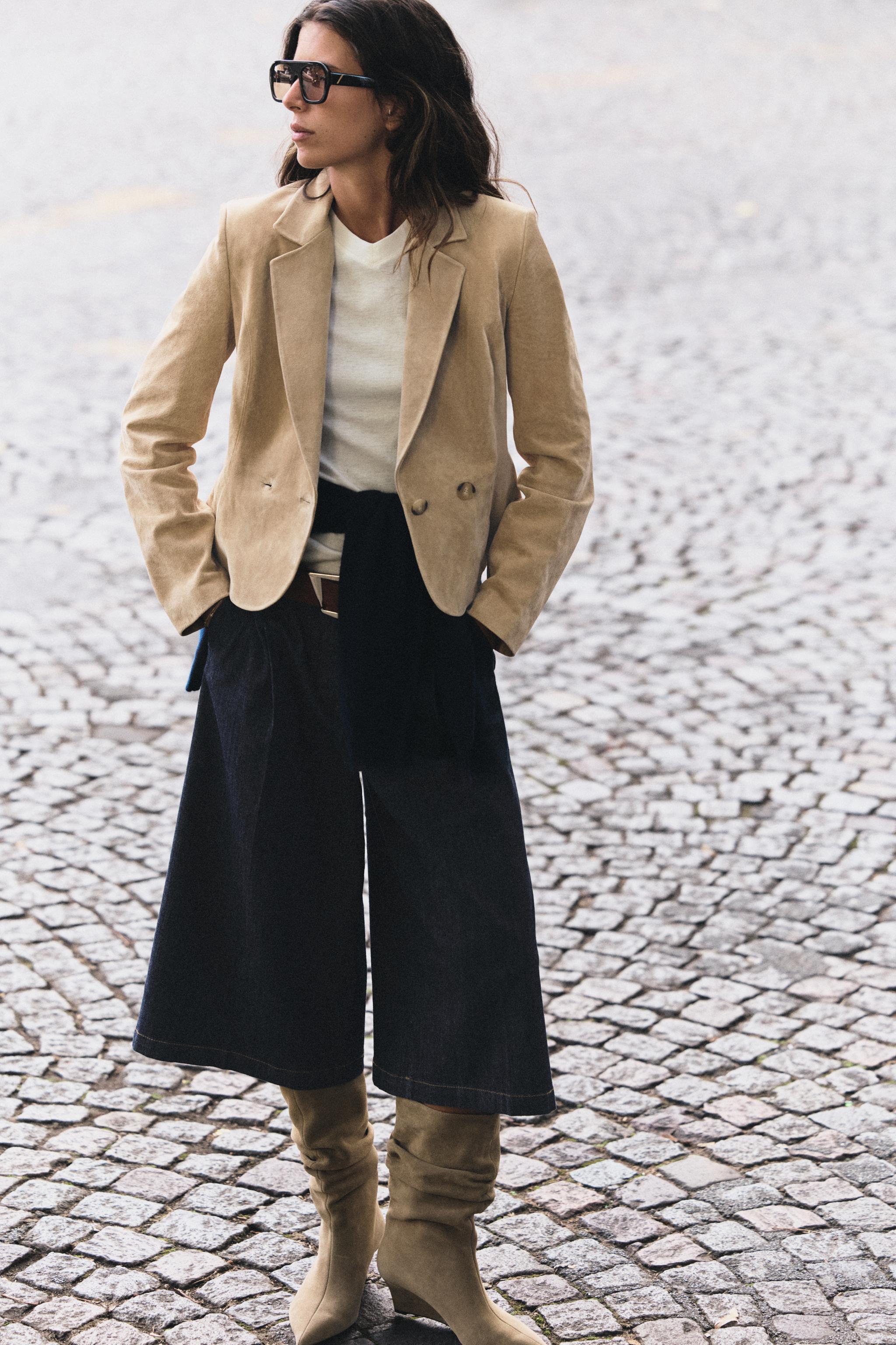 100% LEATHER CROPPED BLAZER WITH SHOULDER PADS
