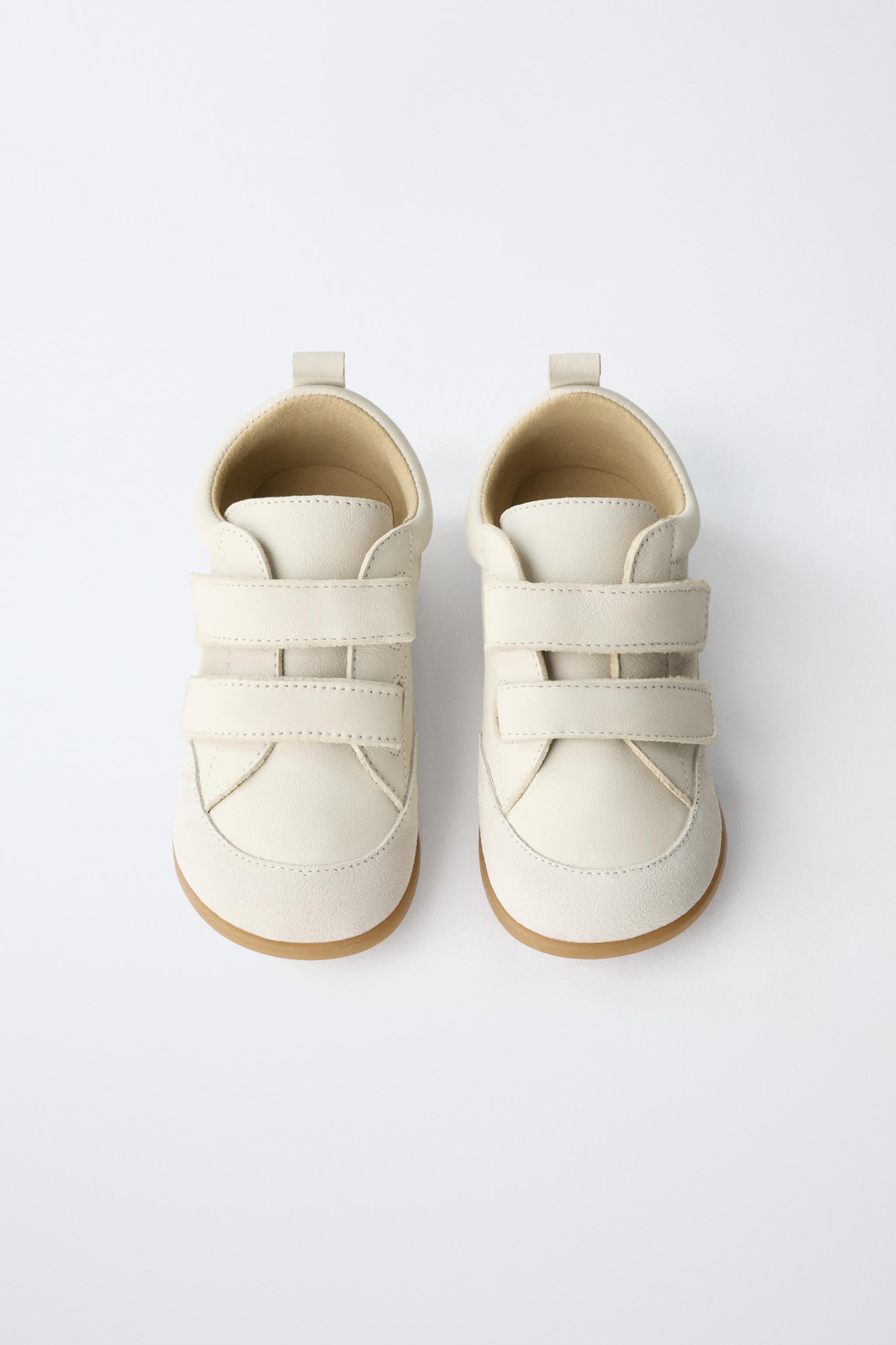 CHAUSSURES EN CUIR PIEDS NUS