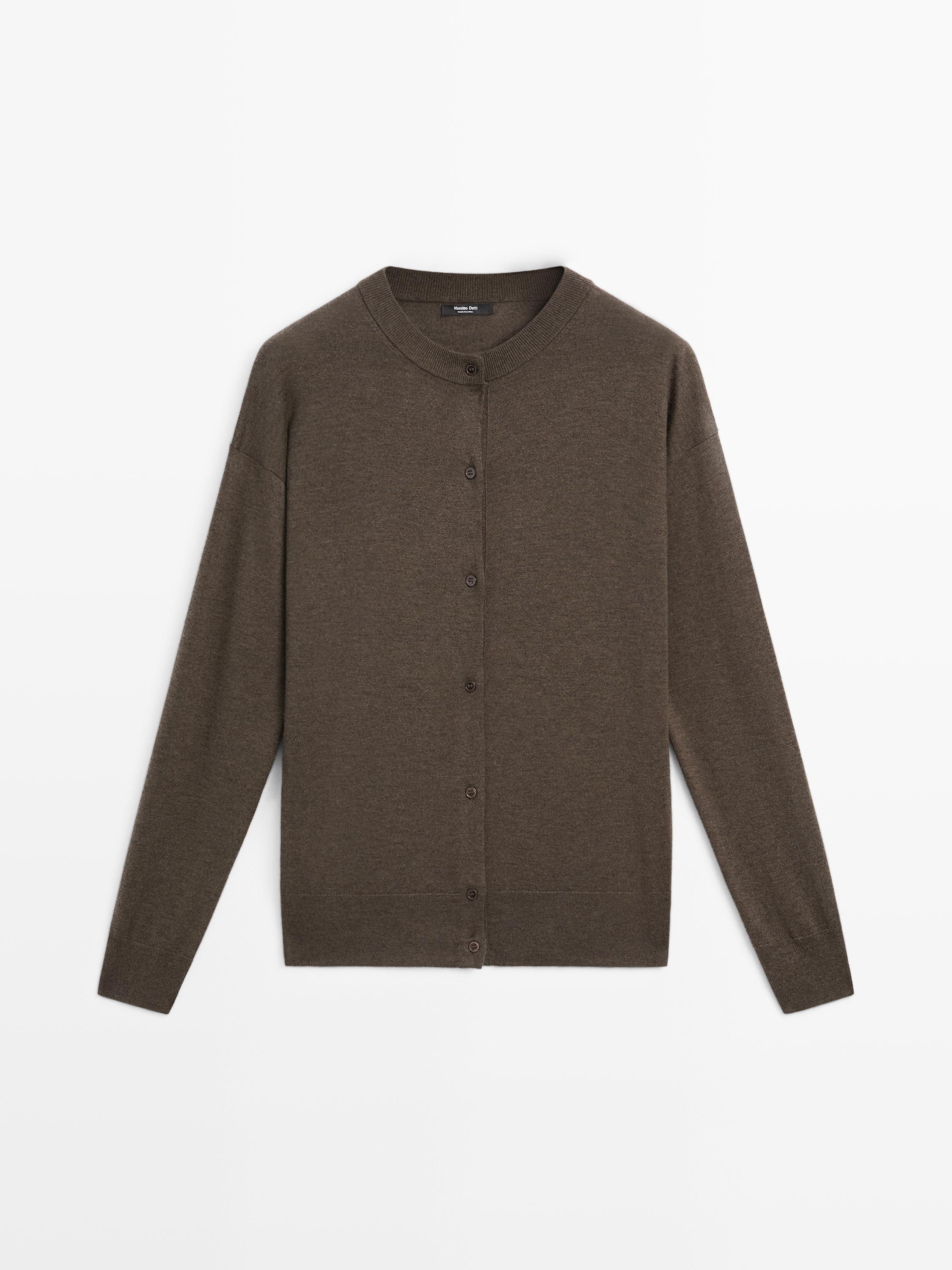 Long knit buttoned cardigan