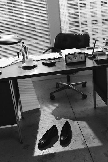 MOCASÍN PIEL ANTIFAZ - Negro de Zara