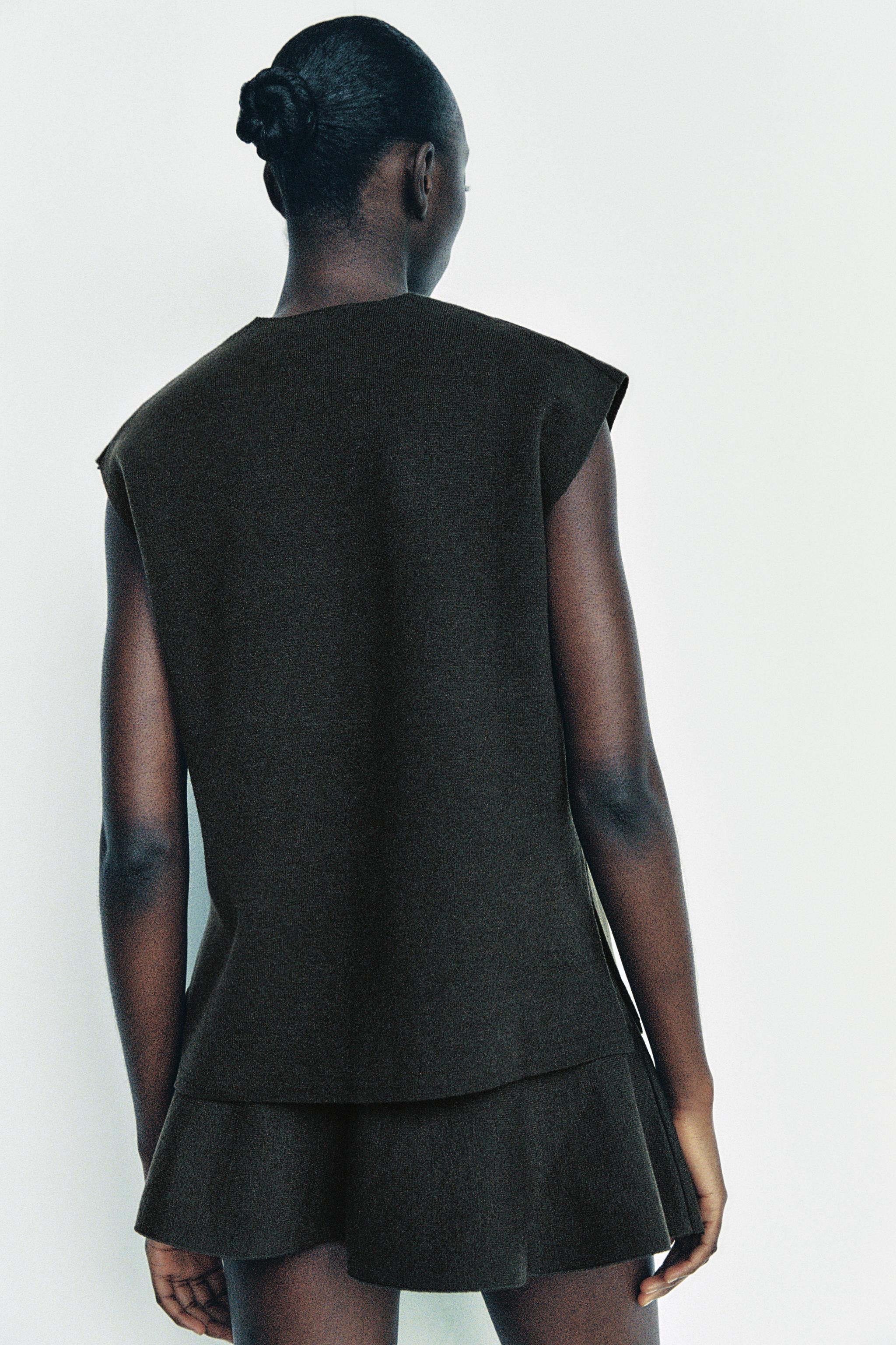 ギャザーディテール テクスチャー トップス - ブラック | ZARA