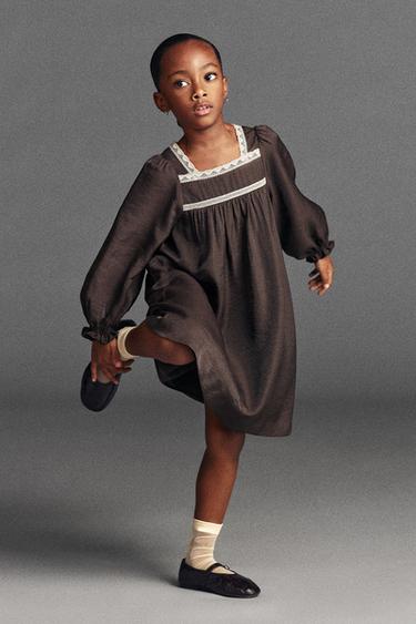 ROBE SATINÉE DENTELLE CONTRASTE - Chocolat de Zara