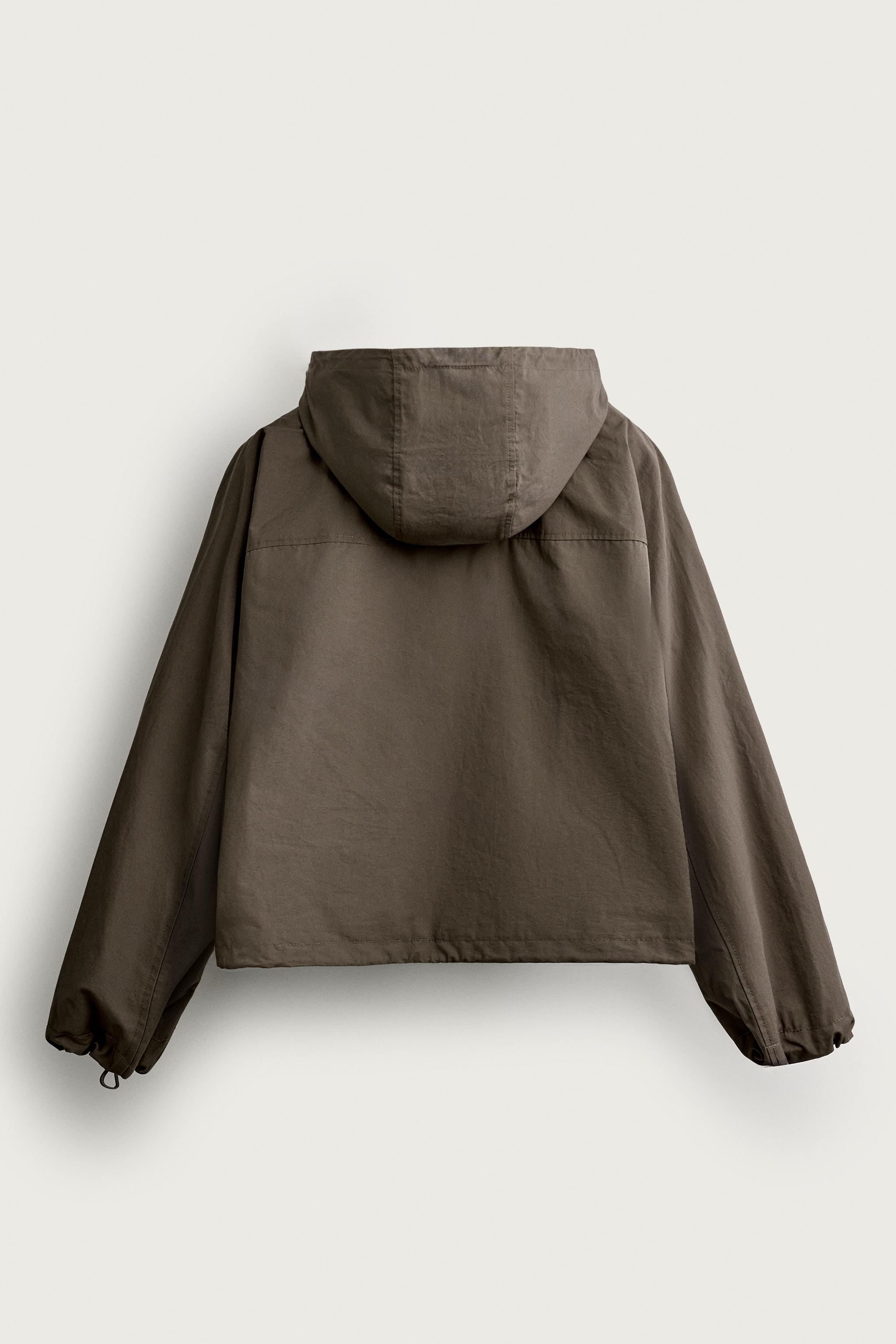 BLOUSON TECHNIQUE CROPPED FIT À CAPUCHE