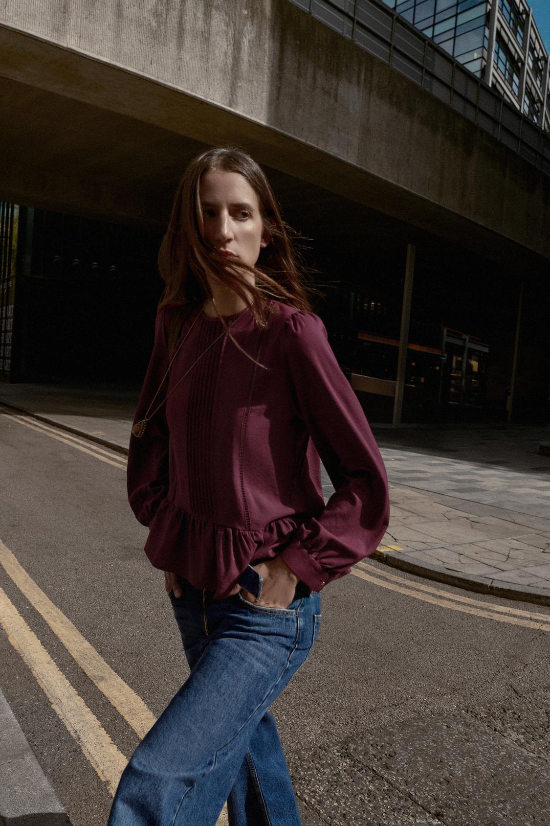 V-Neck Hardware One-Piece Swimsuit V-Neck Hardware One-Piece Swimsuit