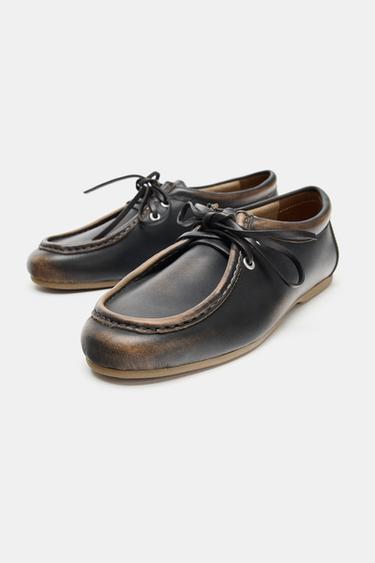 MOCASSINS BATEAU EN CUIR - Marron de Zara - Image 2