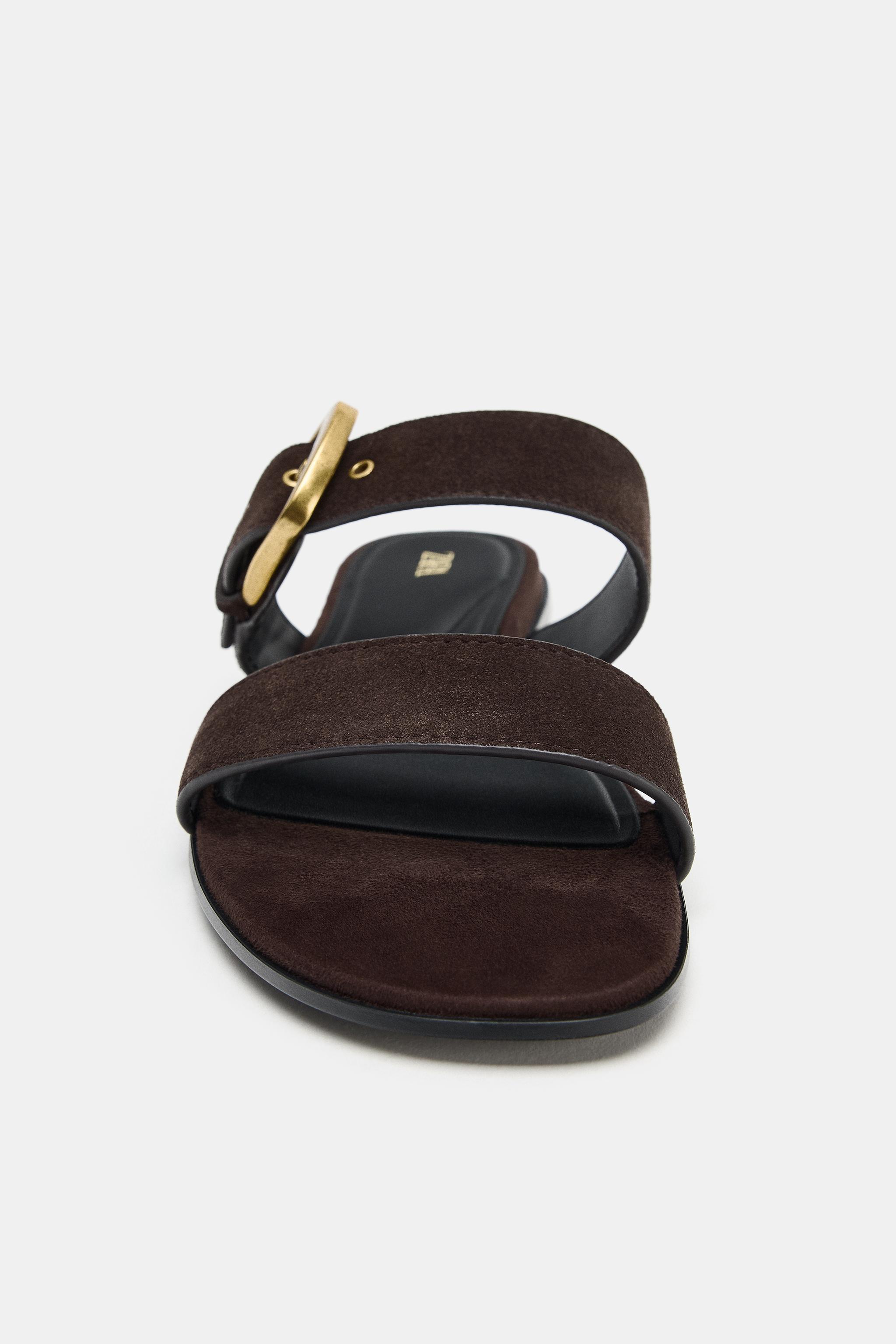 SUEDE BUCKLE SANDALS