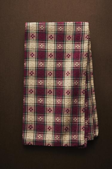 SET OF DYED THREAD CHRISTMAS CHECK NAPKINS (SET OF 2) - Dark red by Zara