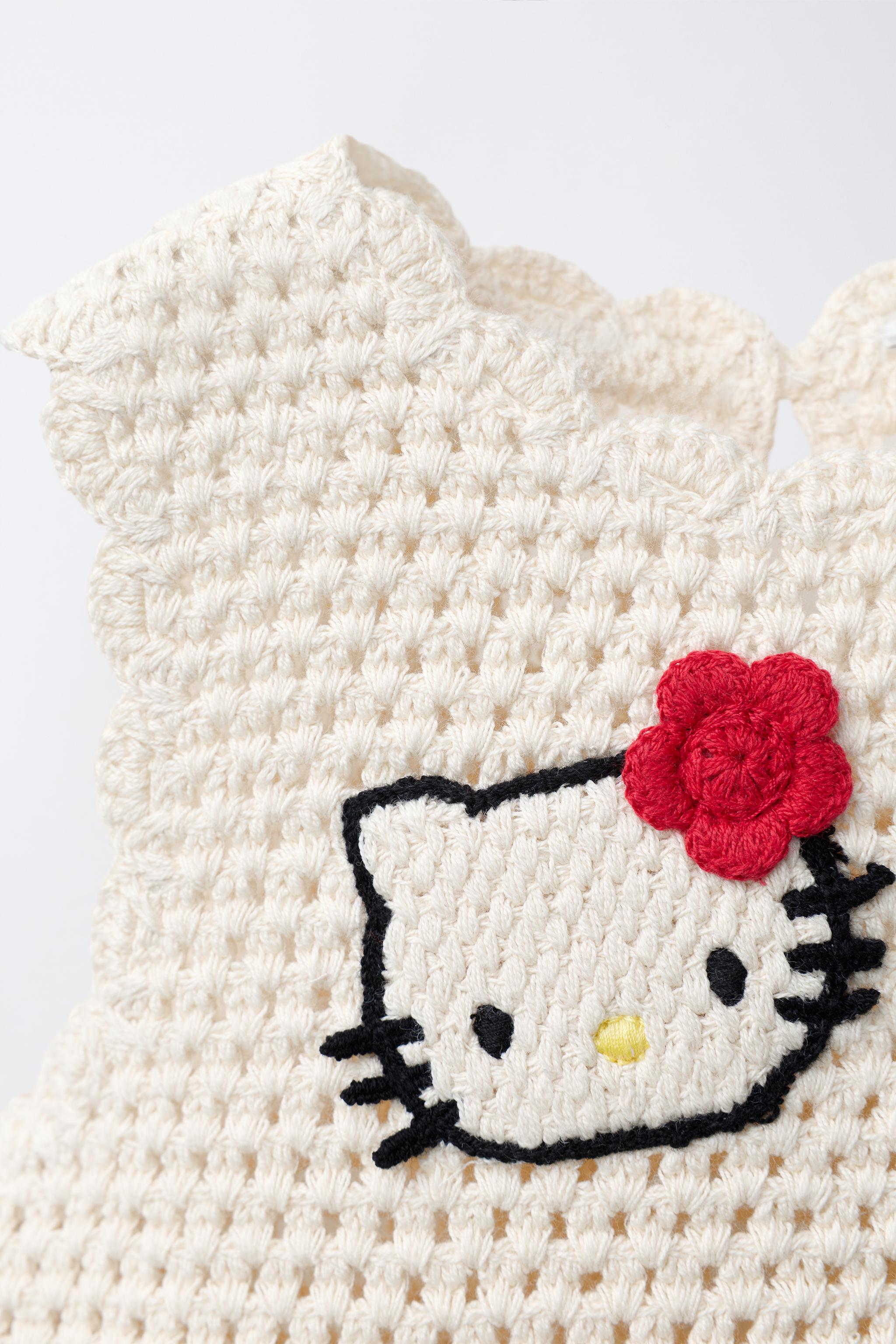 TOP EN MAILLE HELLO KITTY © SANRIO