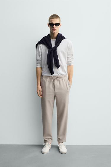 PANTALÓN CINTURA JOGGER CONFORT NON IRON - Tostado claro de Zara - Imagen 0