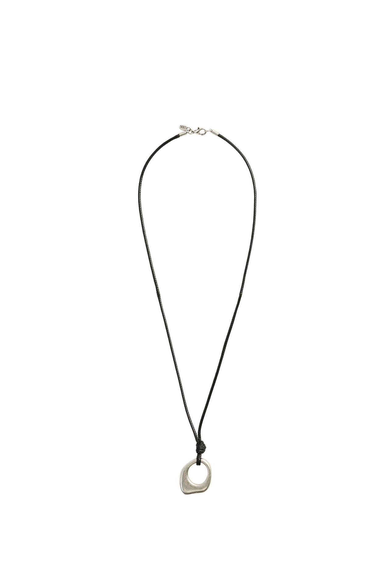 CORD AND METAL PENDANT NECKLACE